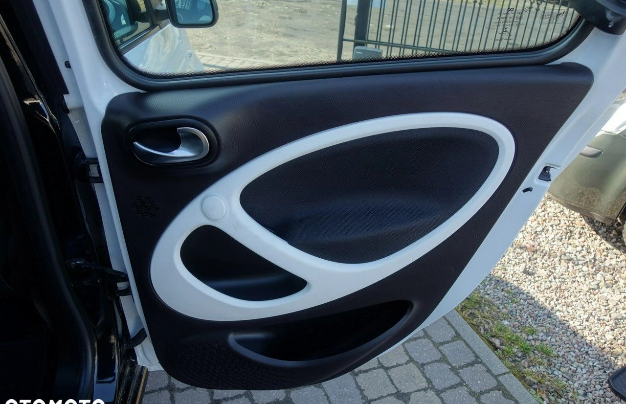 Smart Forfour cena 29900 przebieg: 40000, rok produkcji 2016 z Pruchnik małe 326
